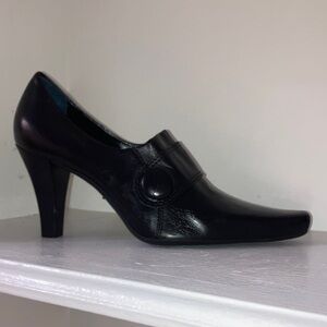 💕💕Franco Sarto black leather pointed-toe heel sz.10 NEW